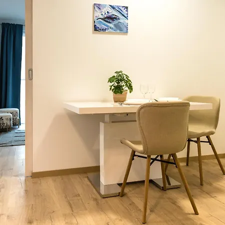 Mickiewiczova Free Parking By Veronika & Jano *