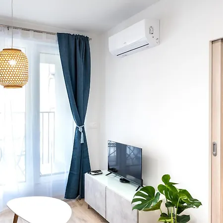 Mickiewiczova Free Parking By Veronika & Jano *